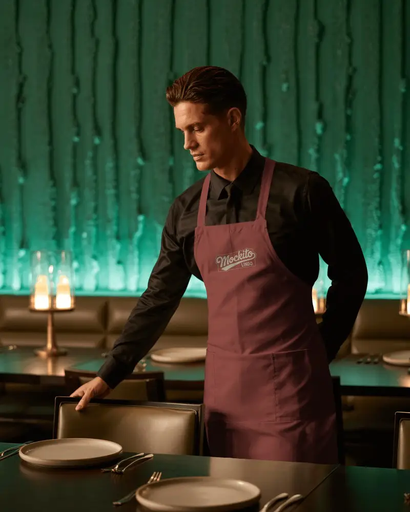 Professional Restaurant Apron Mockup For Waitstaff With Front Pockets And Adjustable Neck Strap