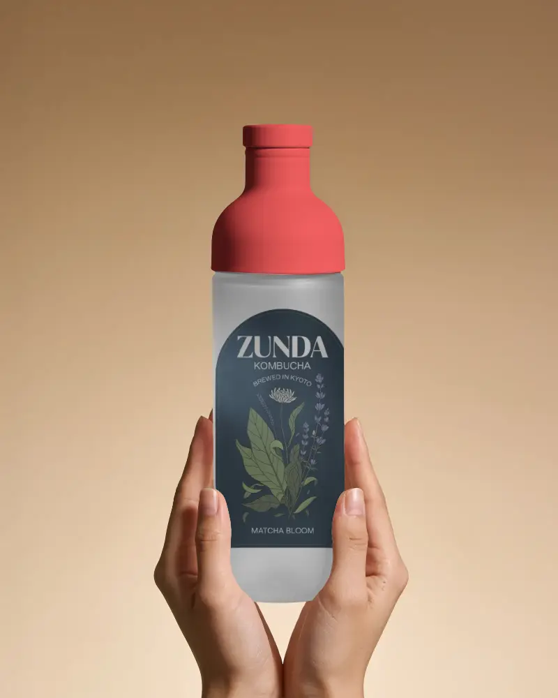 Sleek Modern Reusable Bottle Mockup For Custom Labels And Brand Showcase Presentation