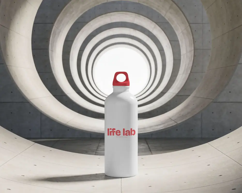 Sleek Portable Bottle Mockup For Sports Gym Travel Showcasing Modern Design And Functionality