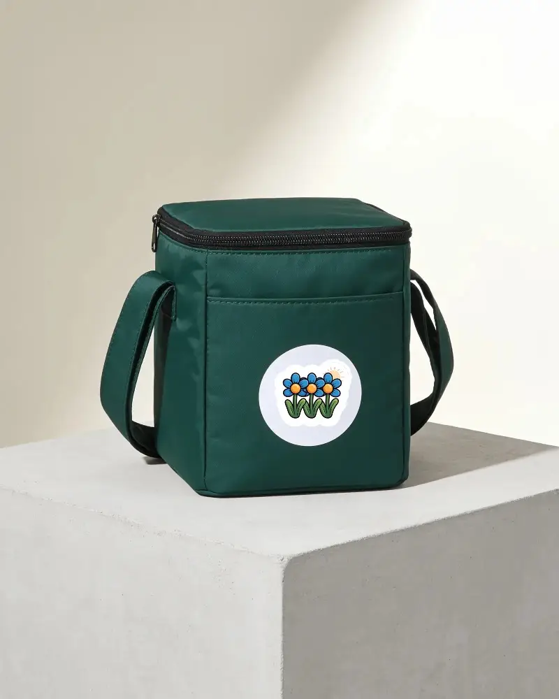 Portable Insulated Lunch Bag With Customizable Front Sticker Mockup Area For Logo Prints