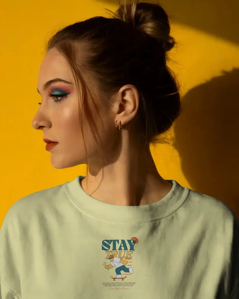 Trendy Relaxed Fit Sweatshirt Mockup For Women With Soft Fabric Ideal For Seasonal Layering