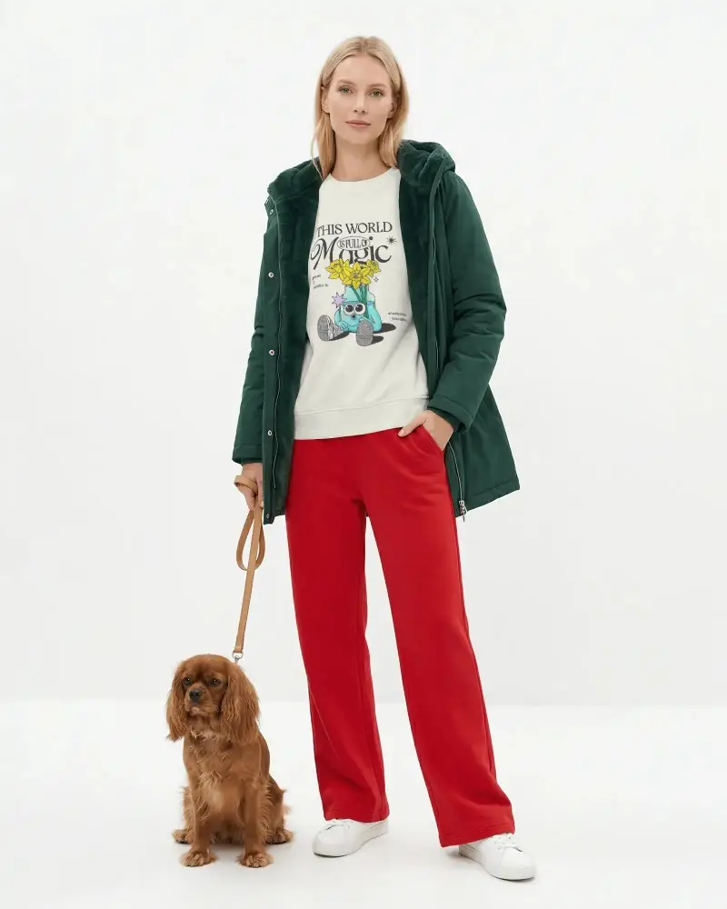 Womens Relaxed Fit Casual Sweatshirt Mockup Perfect For Everyday Comfort And Stylish Outdoor Wear