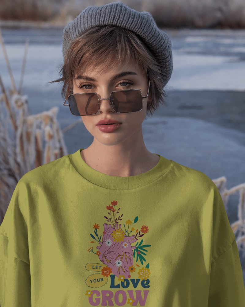 Winter Streetwear T Shirt Mockup Female Model In Beret And Sunglasses Frosty Outdoor Aesthetic Cool And Edgy Look 0706
