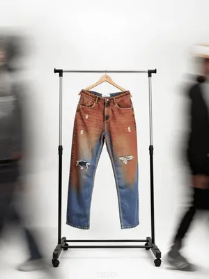 Replace the product while maintaining the consistency and structure. Completely remove the original product and ensure only the replacement product is visible. Match the replacement product exactly as provided, without adding, removing, or altering any details.