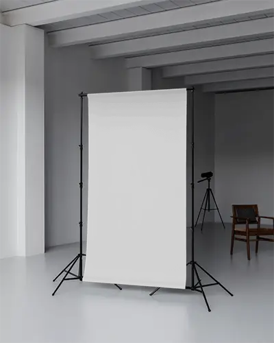 blank-vertical-banner-mockup-in-empty-showroom-with-tripod-stand-and-soft-shadow-lighting