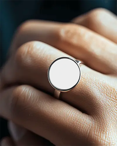 minimal-ring-mockup-on-hand-closeup-shot-soft-lighting-clean-look-fashion-accessory-focus