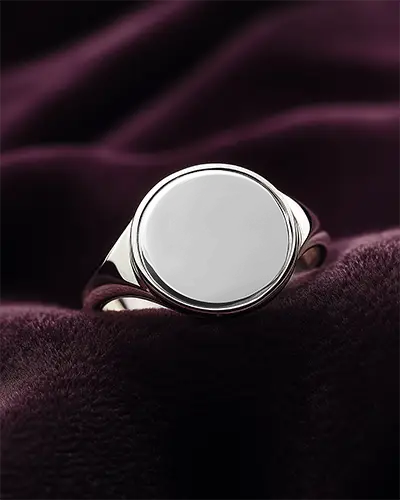 silver-ring-mockup-on-dark-velvet-rich-texture-premium-scene-with-smooth-light-gradient