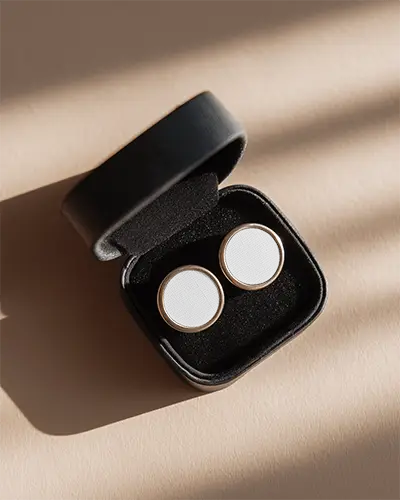 premium-earring-mockup-with-round-frame-and-soft-textured-center-in-black-box-display