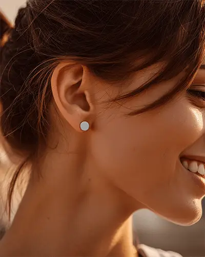 elegant-minimalist-earring-stud-mockup-for-daily-wear-and-sleek-personal-style-enhancement
