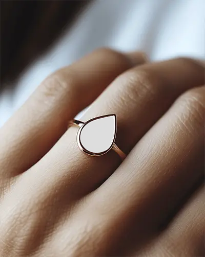 teardrop-ring-mockup-on-hand-soft-lighting-minimal-touch-fashion-style-focus-on-details