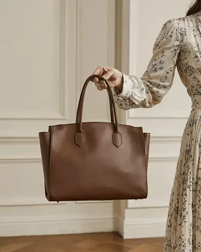 elegant-large-leather-tote-bag-sticker-mockup-with-top-handles-for-everyday-work-and-casual-use