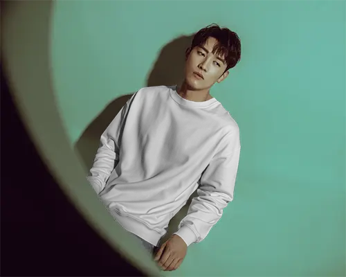 Comfortable Casual Sweatshirt Mockup With Ribbed Cuffs And Crewneck For Everyday Wear