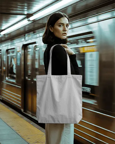 Modern Casual Tote Bag Mockup For Branding And Retail Product Display Usage