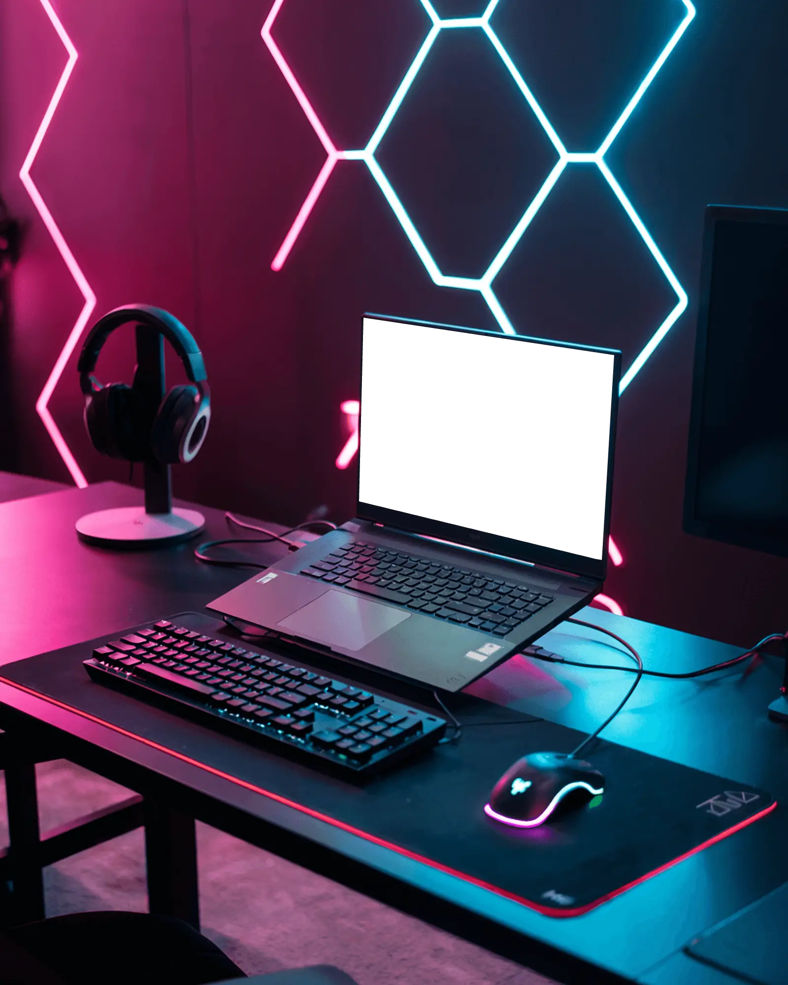 high-performance-gaming-laptop-mockup-setup-with-external-keyboard-mouse-ergonomic-headset